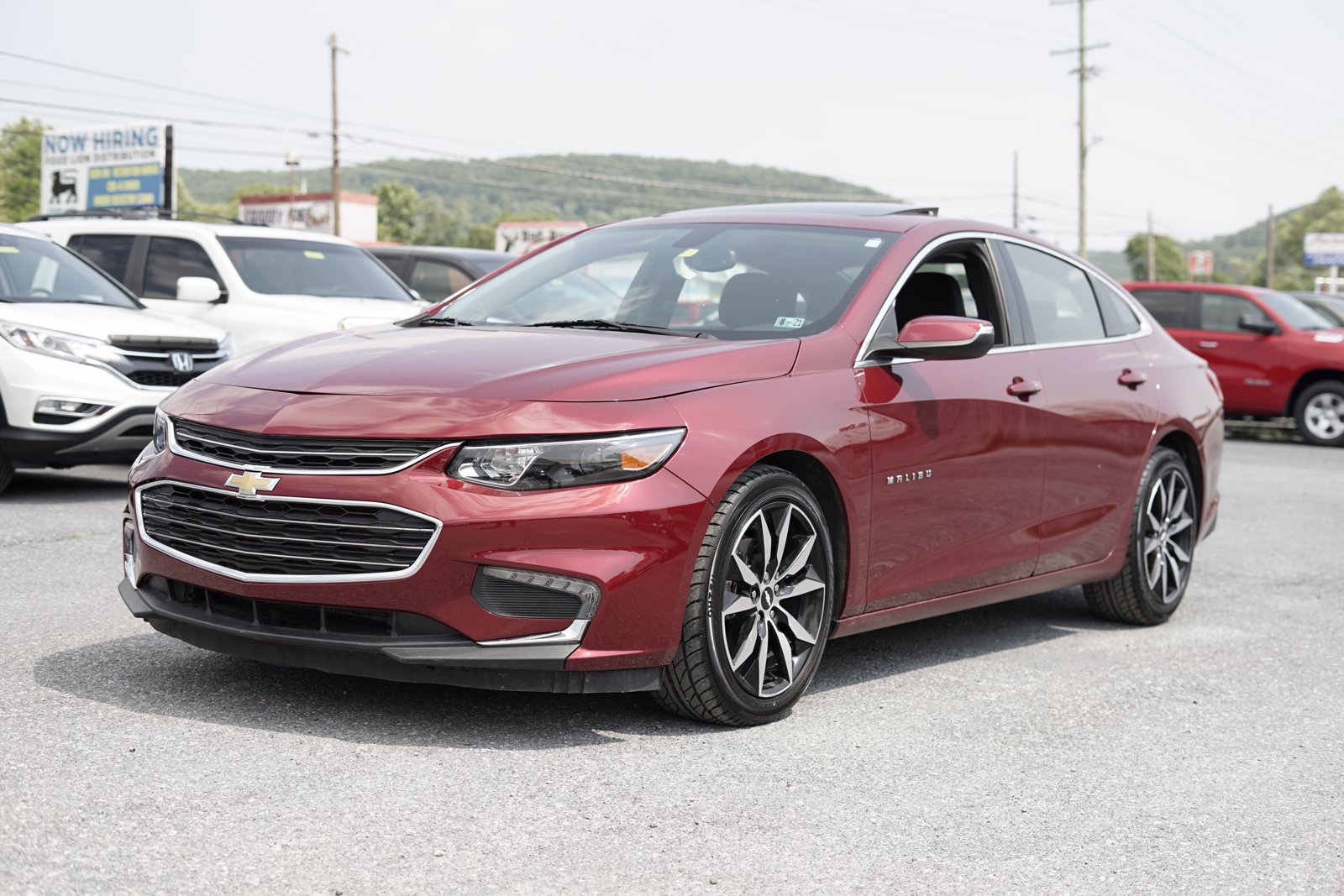 Pre-Owned 2017 Chevrolet Malibu LT FWD 4dr Car