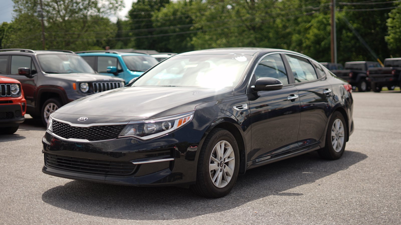 Pre-Owned 2018 Kia Optima LX FWD 4dr Car